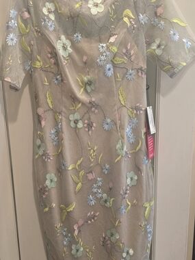 Adrianna Papell Gray Embroidered Floral Sheath Dress, Sequins, Soft Tones, NWT 4